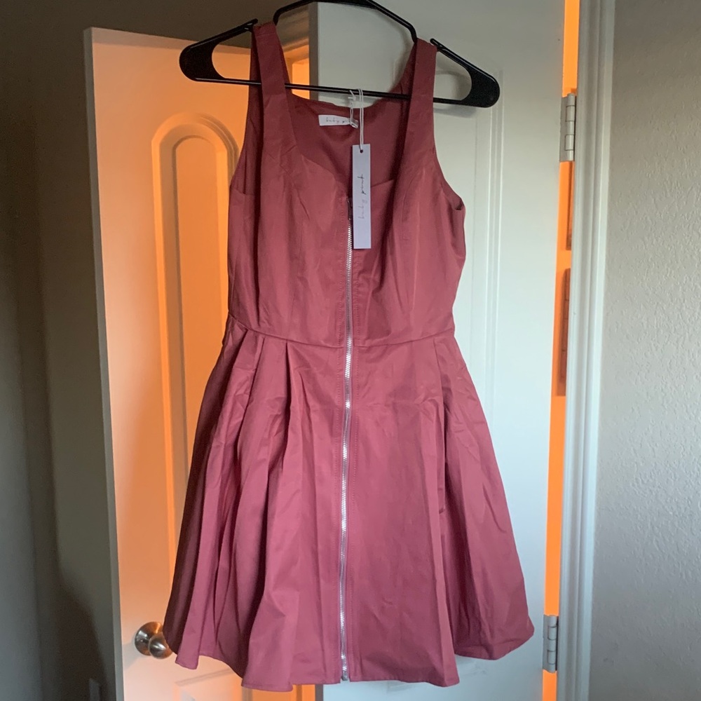Chic Pink Zippered Mini Dress